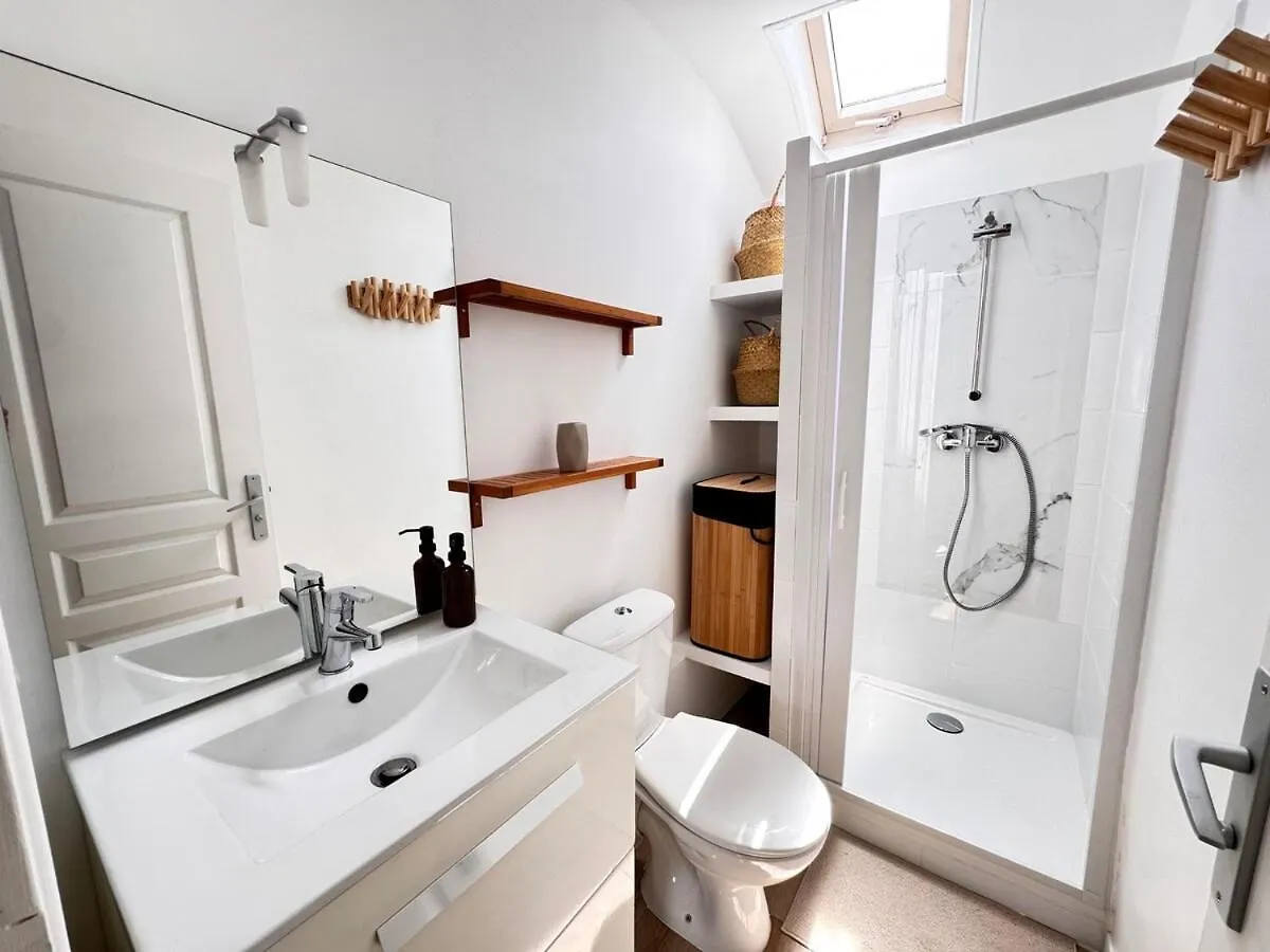 Appartement Central Cosy Et Calme Pres De La Gare 土伦 公寓