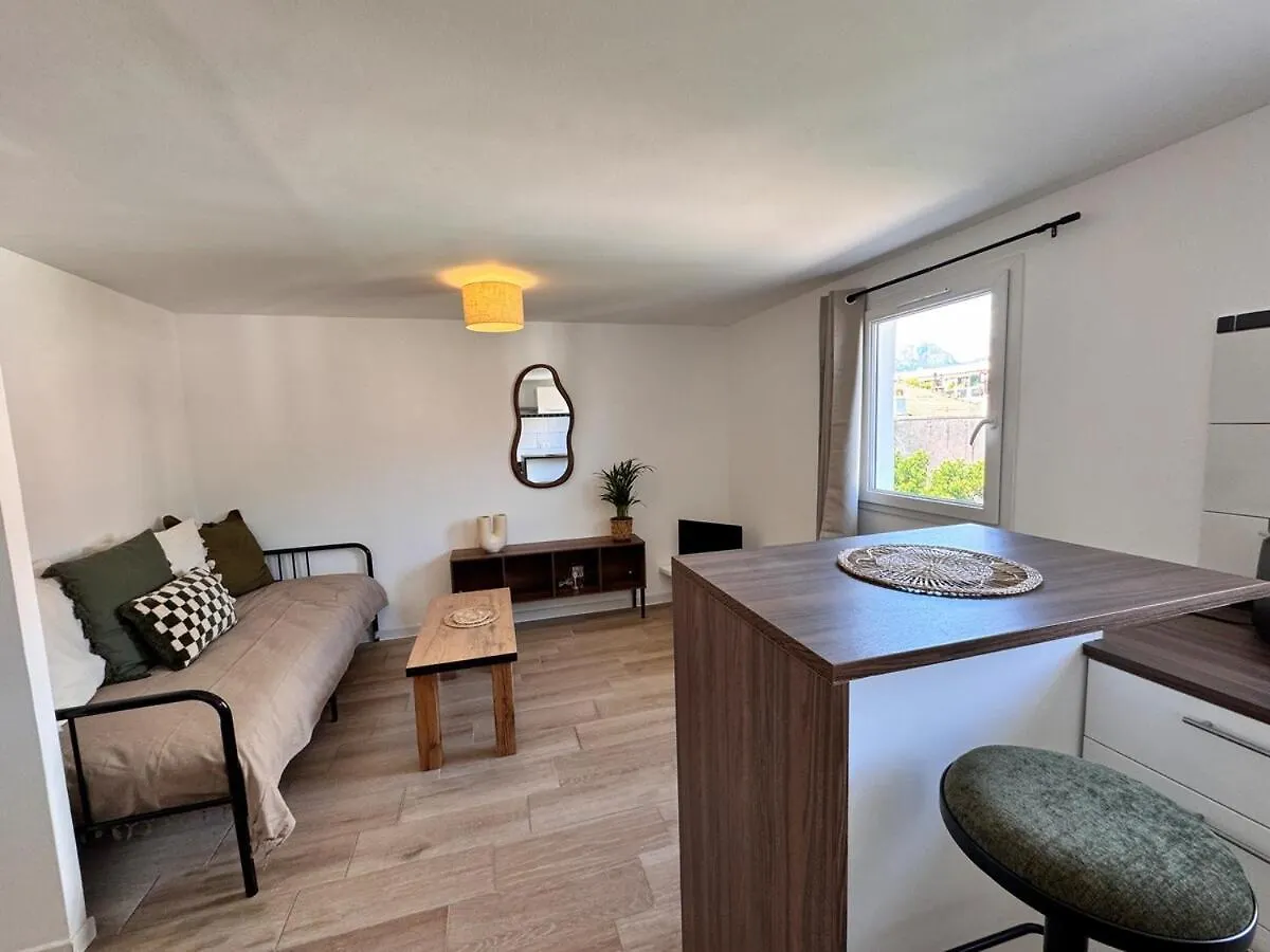 Appartement Central Cosy Et Calme Pres De La Gare 툴롱