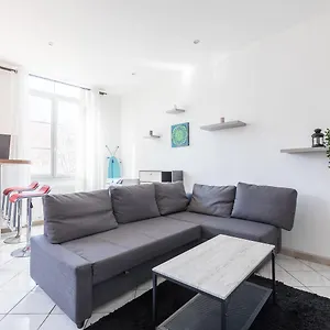  Appartement Ideally Placed To Visit + Bright Flat - Idéalement Placé Pour Visiter + Lumineux